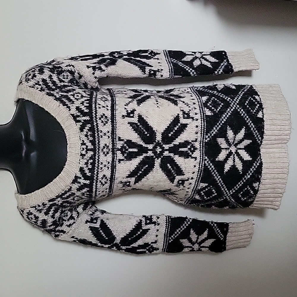 American Eagle Outfitters Wool Blend Sweater